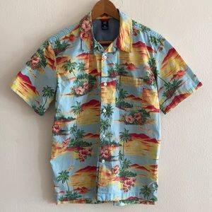 GAP Hawaiian Button-Up